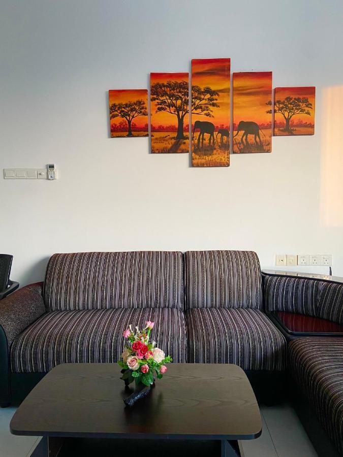 Sea View A Apartment Dehiwala-Mount Lavinia Екстериор снимка